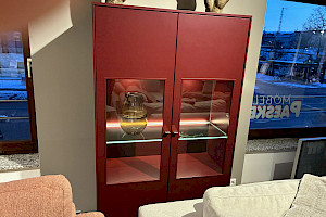 Musterring KARA-FRAME Hingucker-Vitrine dark red